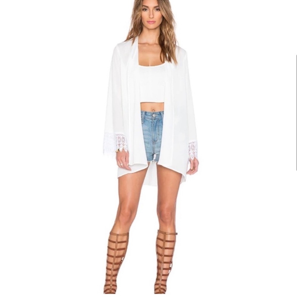 Show Me Your MuMu White Kimono Top